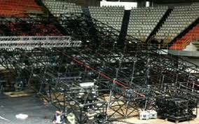Immagine Morto sotto il palco di Laura Pausini: 1.936 euro di risarcimento